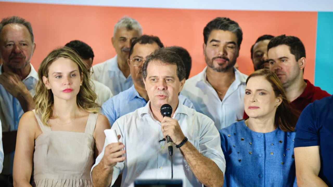 prefeito evandro discursando